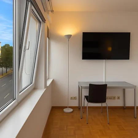 Boardinghouse - & 3*